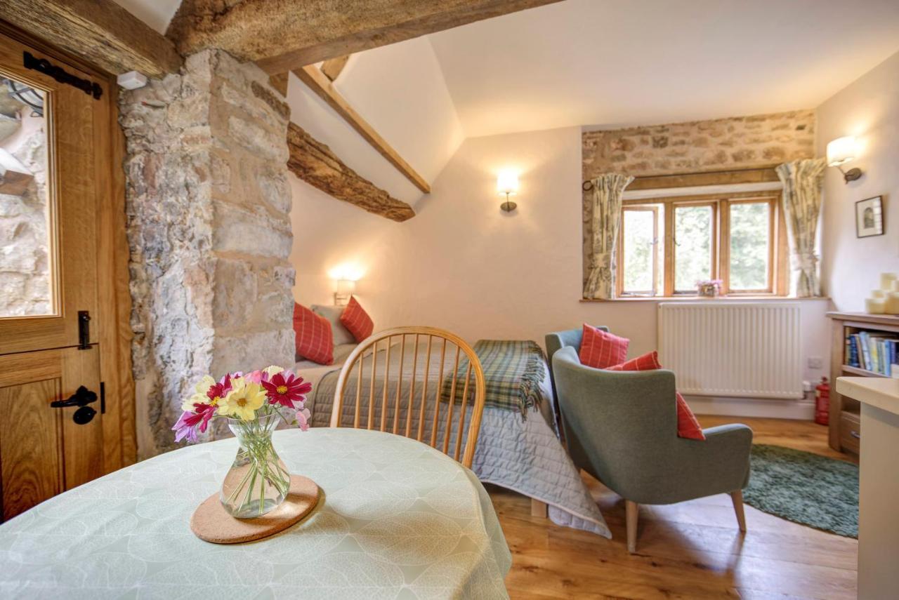 Hayloft Studio In Historic Barn Saint Briavels Exterior photo